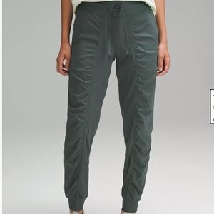 Lululemon Dance Studio Mid-Rise Jogger sz 10